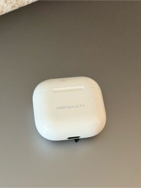 Apple AirPods 4 Replacement Charging Case ONLY (Engraved)
